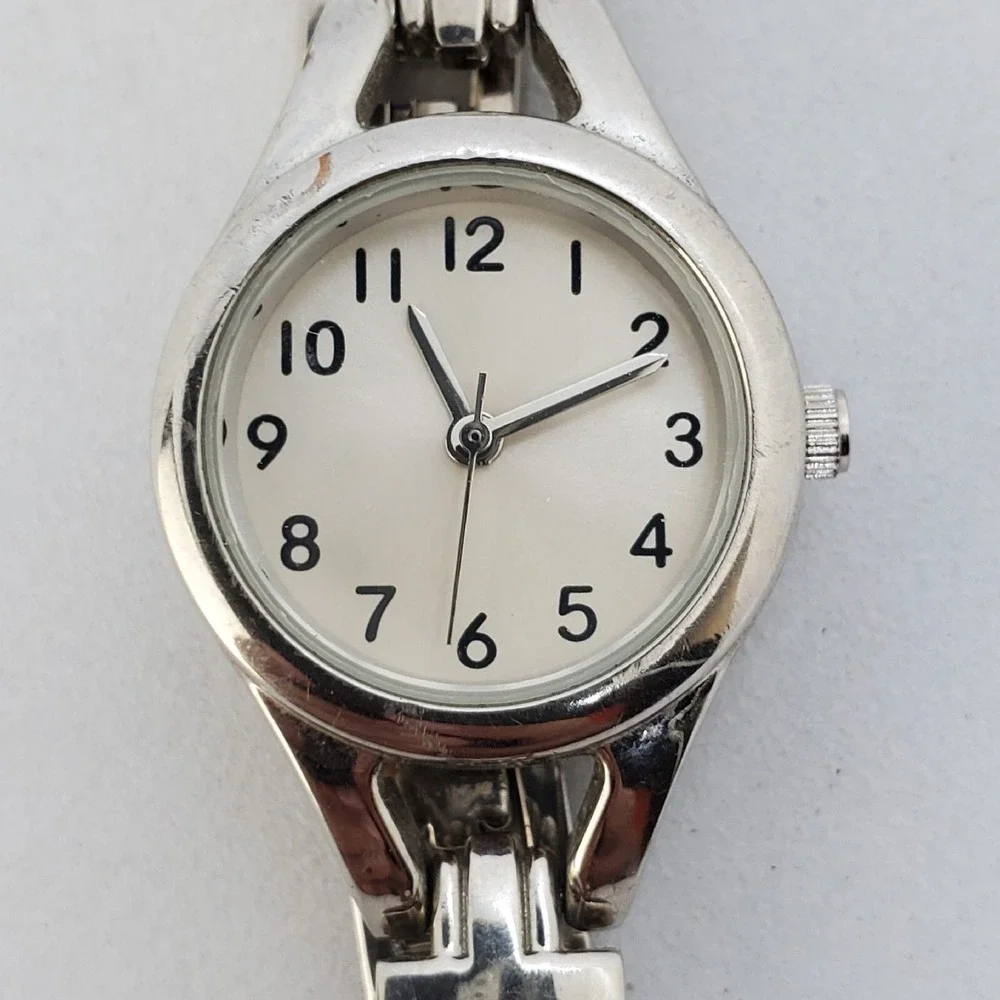 Easy‎ Read Women's Watch 24MM Gray Dial Gray Bracelet Band 7